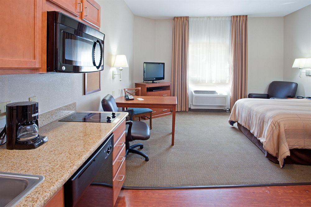 Hotel Candlewood Jackson By Ihg Lake Jackson