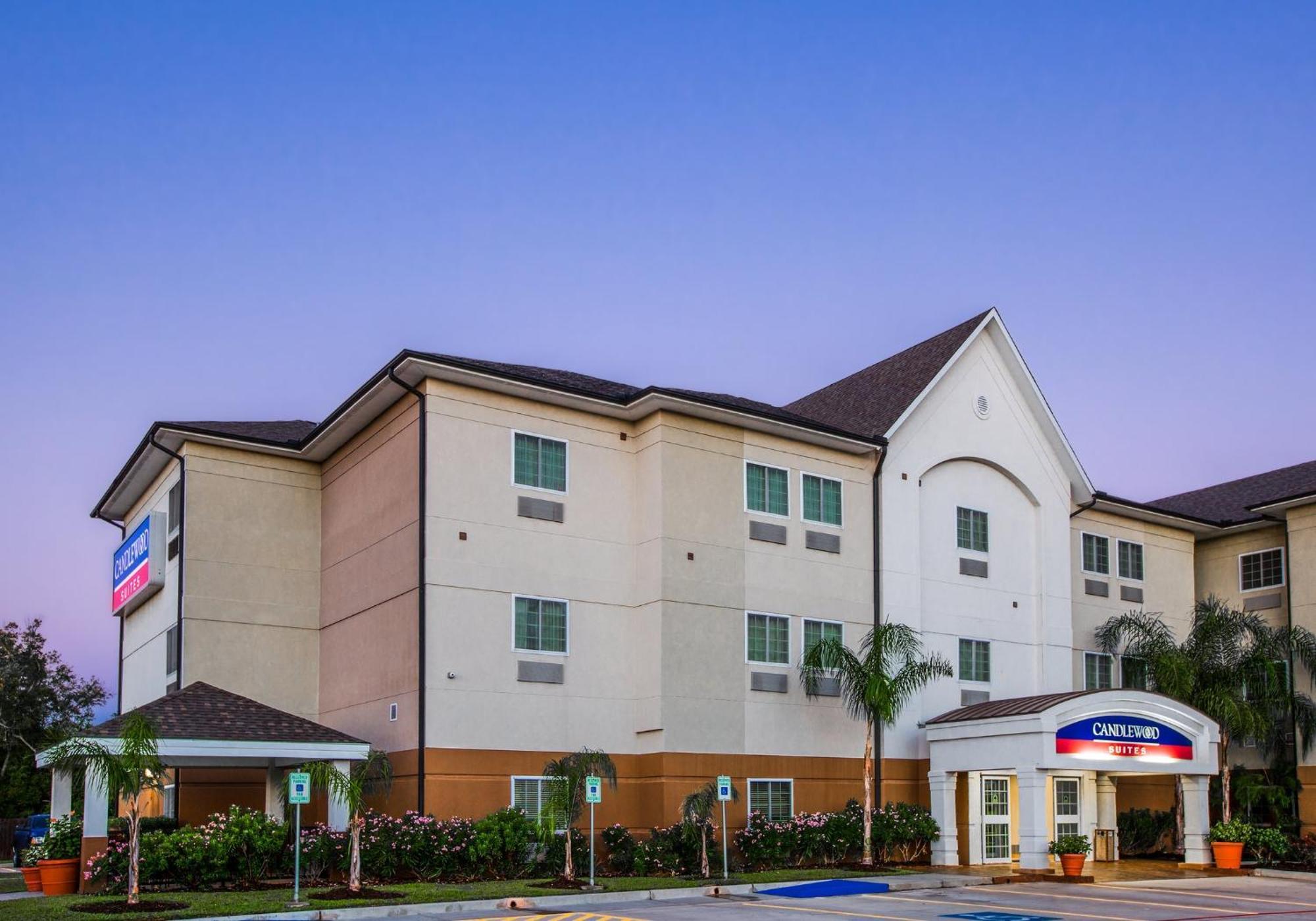 Candlewood Jackson By Ihg 2* Lake Jackson