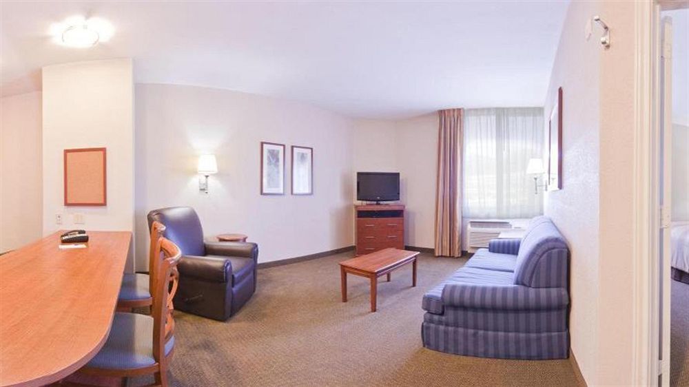 Candlewood Jackson By Ihg Lake Jackson
